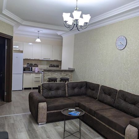 Berapartment With Mountain View Batumi Exterior photo