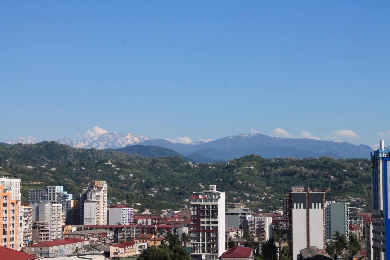 Berapartment With Mountain View Batumi Exterior photo