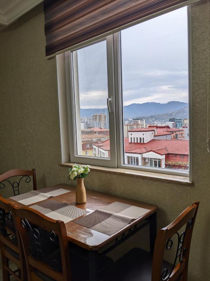 Berapartment With Mountain View Batumi Exterior photo