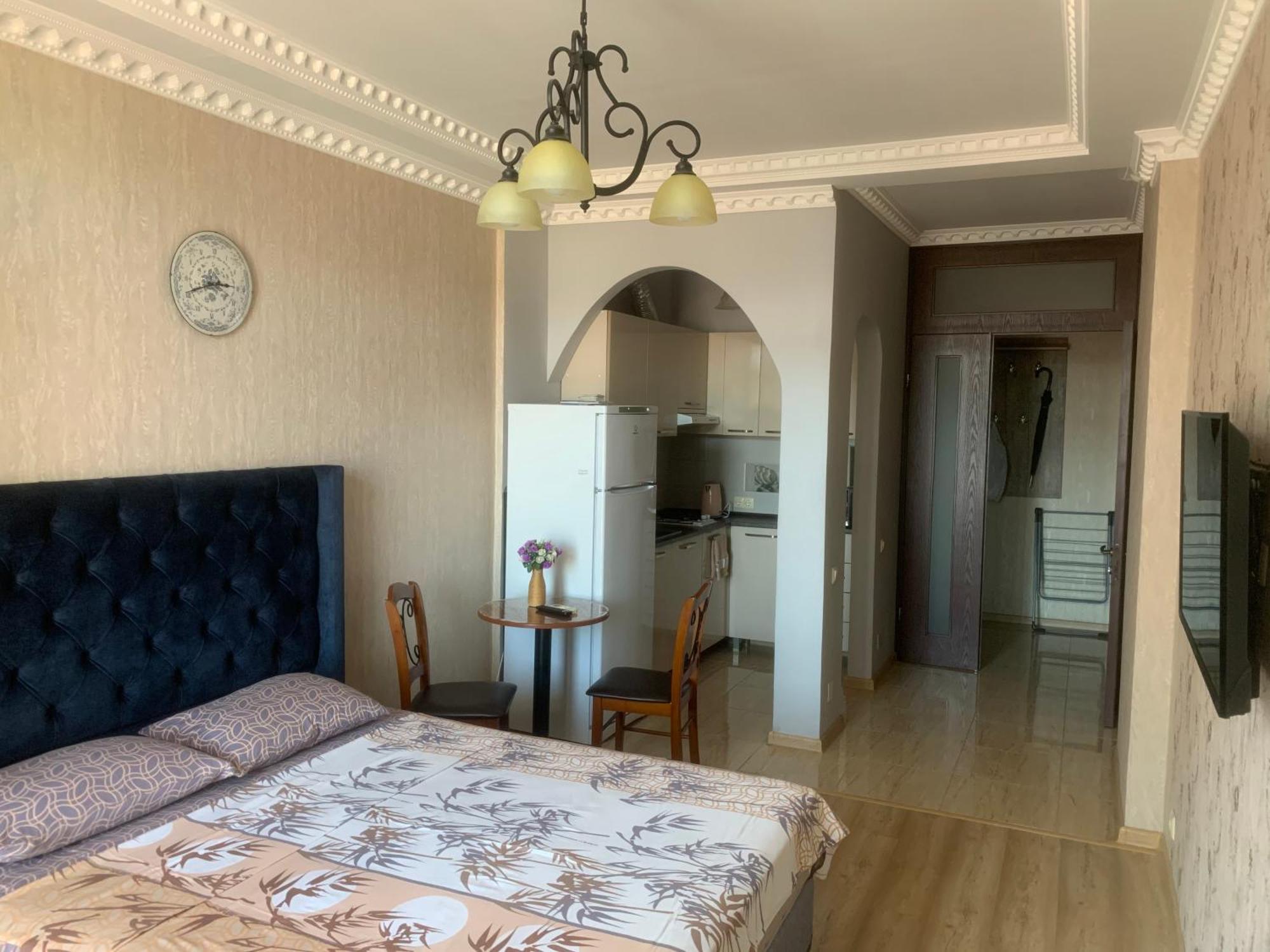 Berapartment With Mountain View Batumi Exterior photo