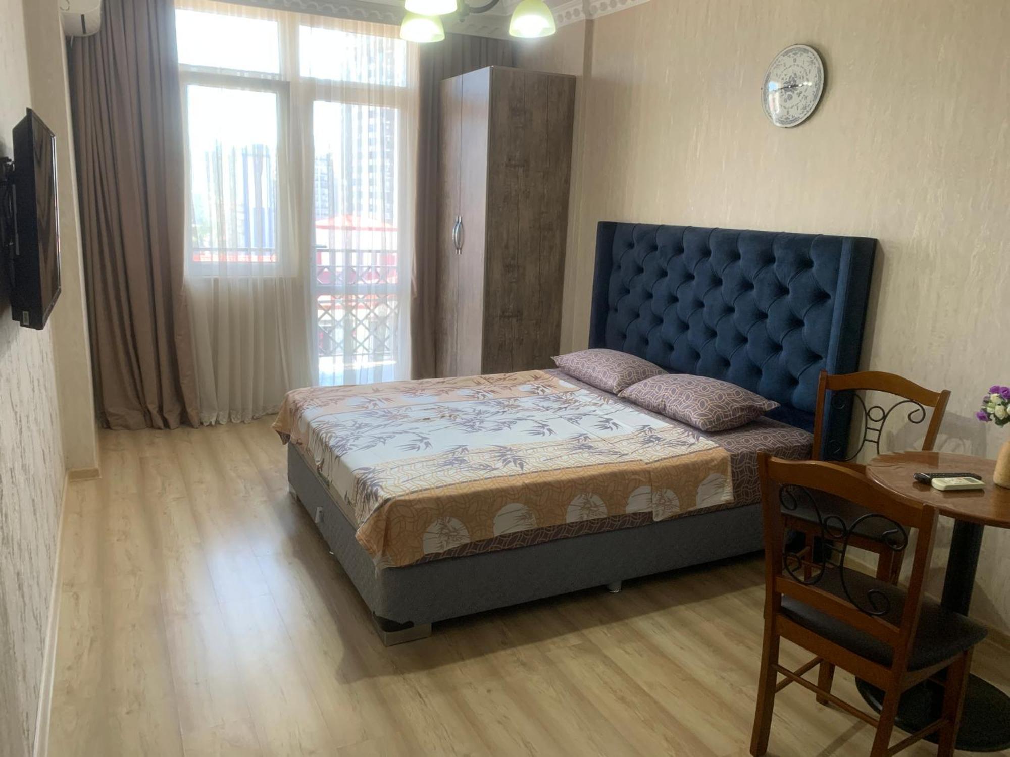 Berapartment With Mountain View Batumi Exterior photo