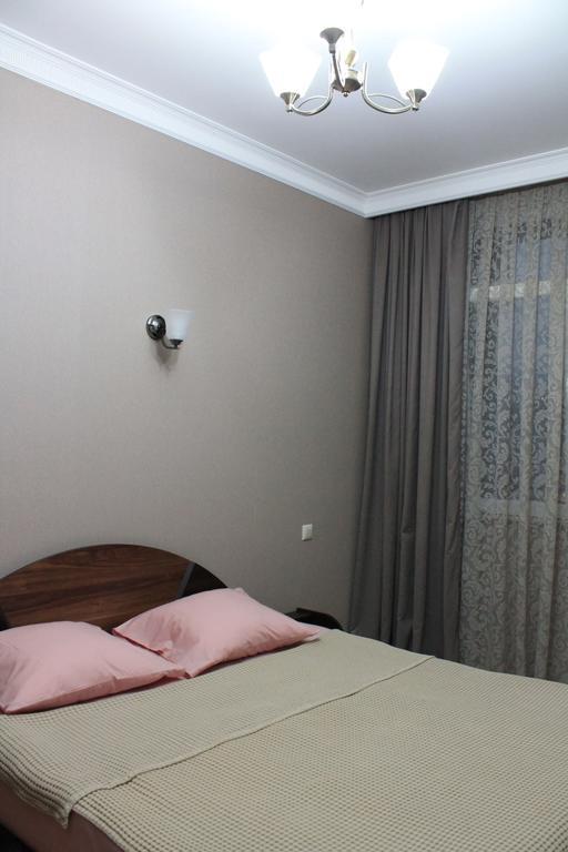 Berapartment With Mountain View Batumi Exterior photo